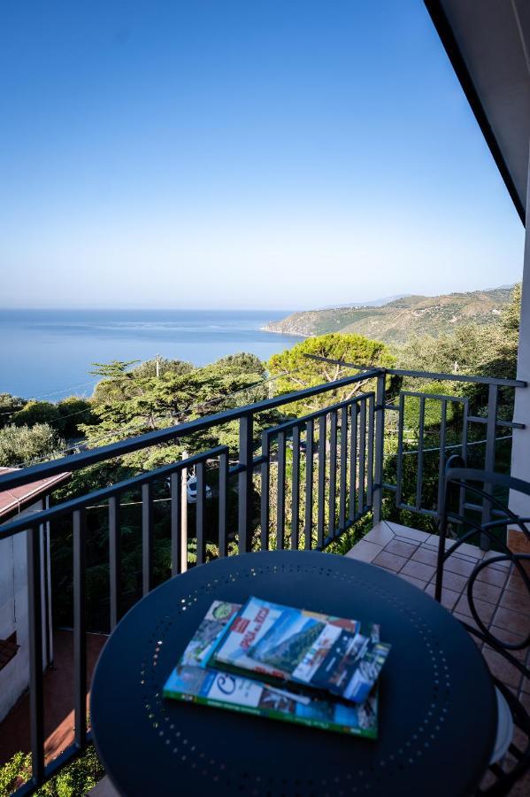 Apartmán La Casa Del Maestro Attico Pisciotta Exteriér fotografie