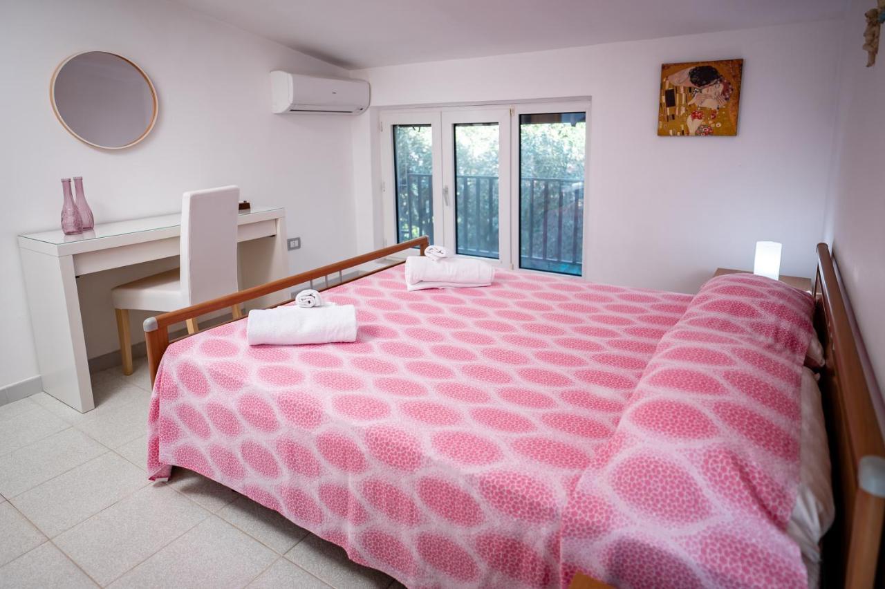 Apartmán La Casa Del Maestro Attico Pisciotta Exteriér fotografie