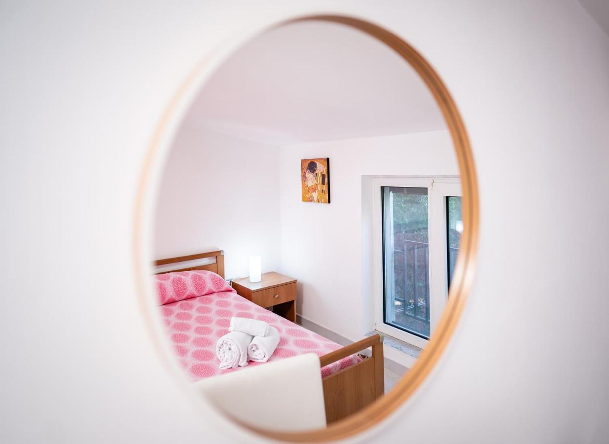 Apartmán La Casa Del Maestro Attico Pisciotta Exteriér fotografie