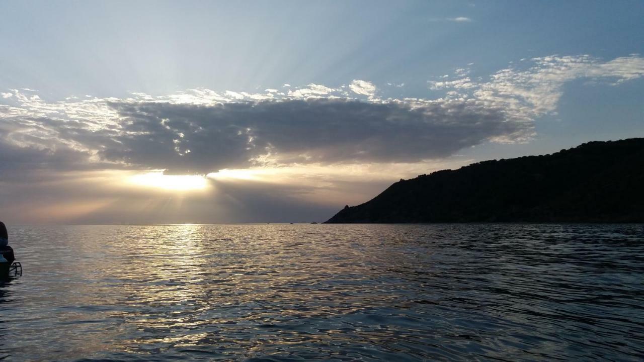 Apartmán La Casa Del Maestro Attico Pisciotta Exteriér fotografie