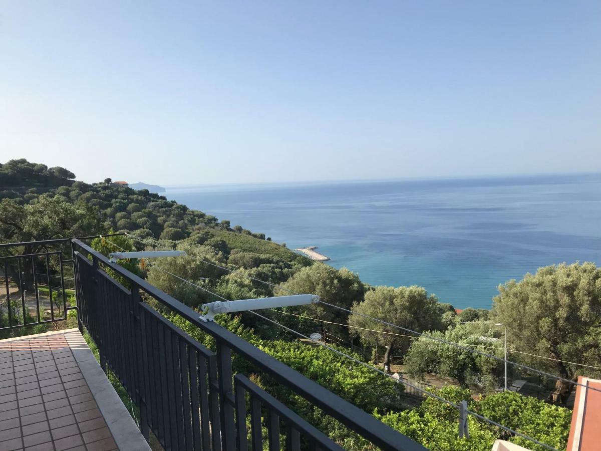 Apartmán La Casa Del Maestro Attico Pisciotta Exteriér fotografie